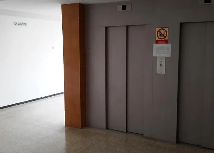 Lovely 1-bedroom With A Big Terrace, Americas, Tenerife アパート