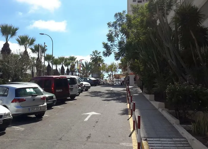 Lovely 1-bedroom With A Big Terrace, Americas, Tenerife アパート