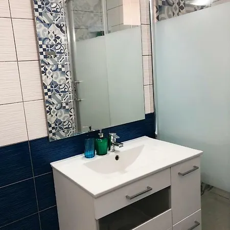 Apartman Lovely 1-bedroom With A Big Terrace, Americas, Tenerife *
